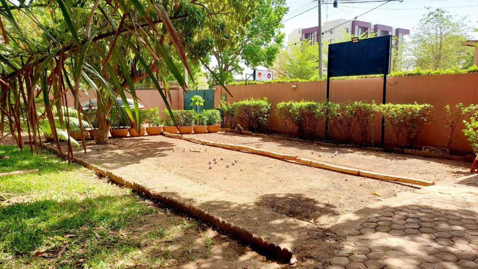 Hotel Les Palmiers Ouagadougou Ngoại thất bức ảnh